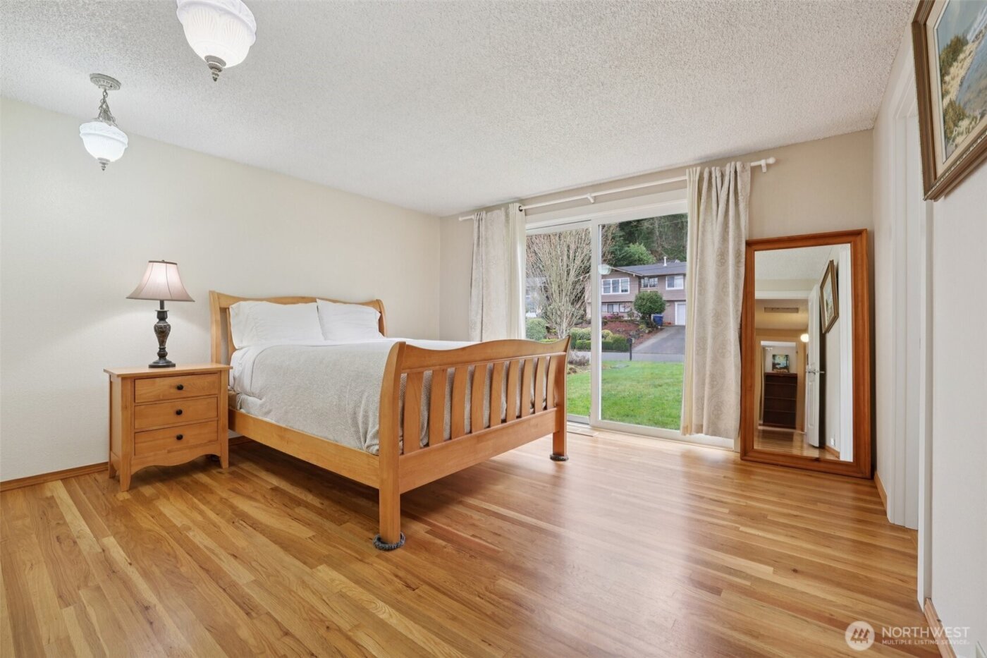 616 109th Avenue SE, Bellevue, WA 98004-6338