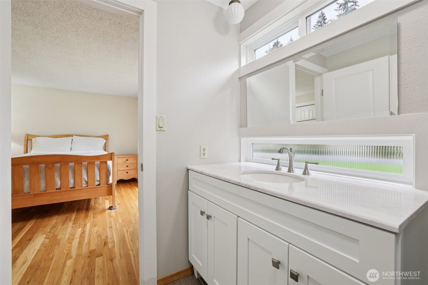 616 109th Avenue SE, Bellevue, WA 98004-6338