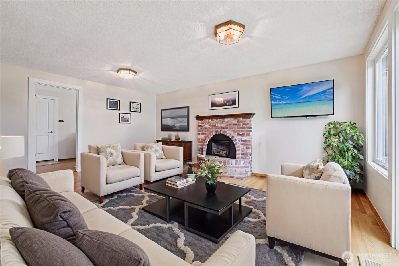 616 109th Avenue SE, Bellevue, WA 98004-6338