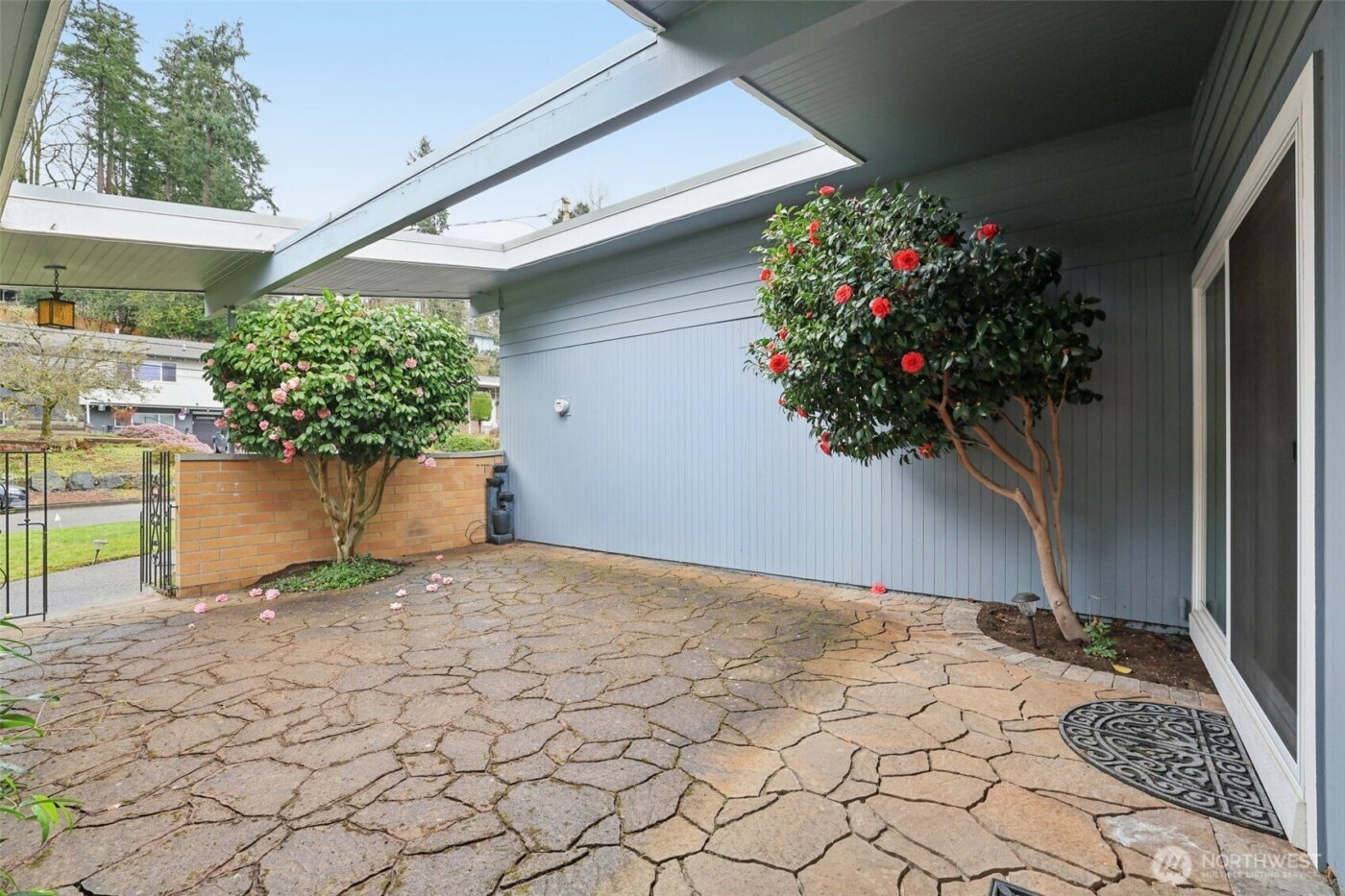 616 109th Avenue SE, Bellevue, WA 98004-6338