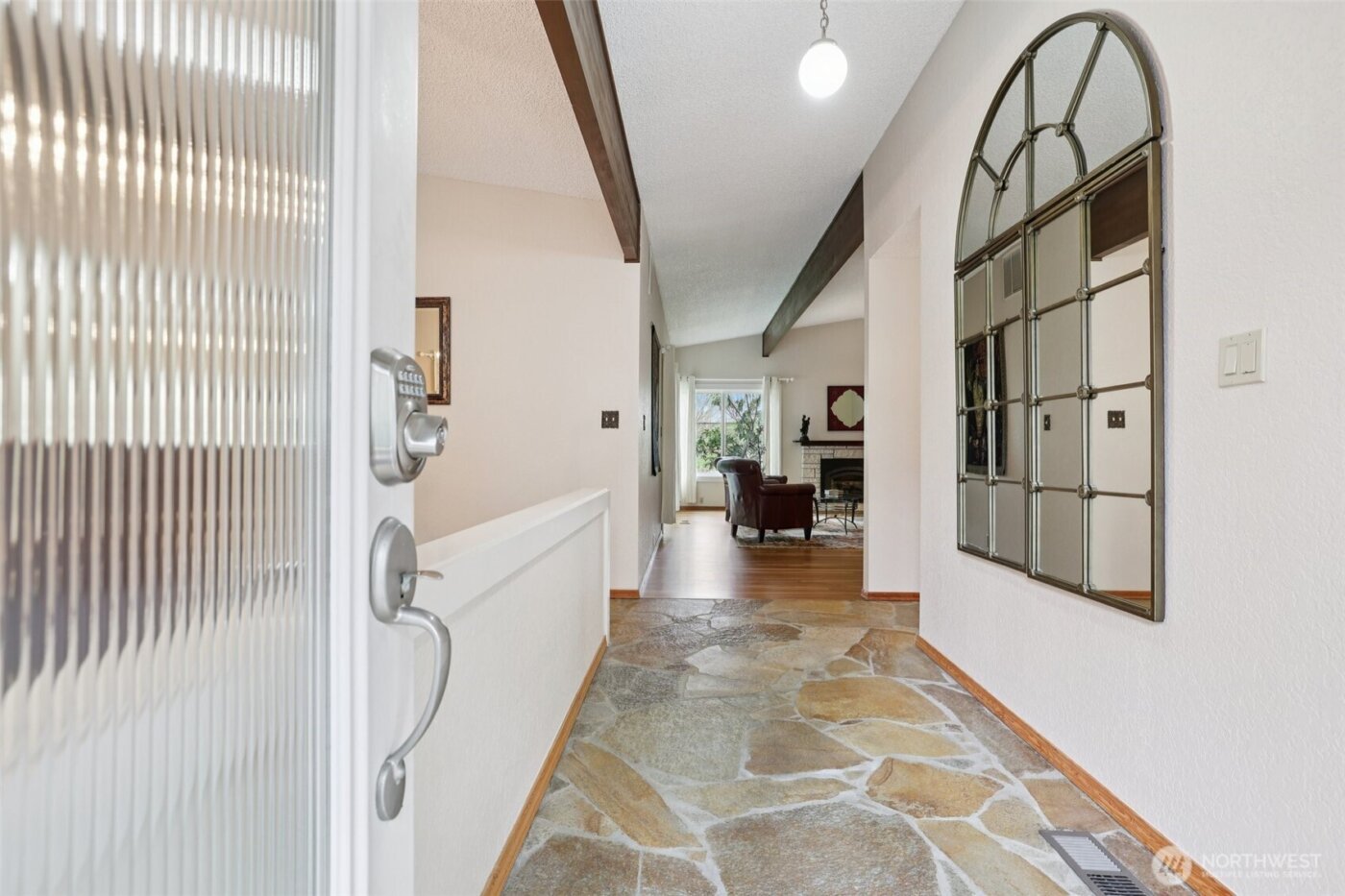 616 109th Avenue SE, Bellevue, WA 98004-6338