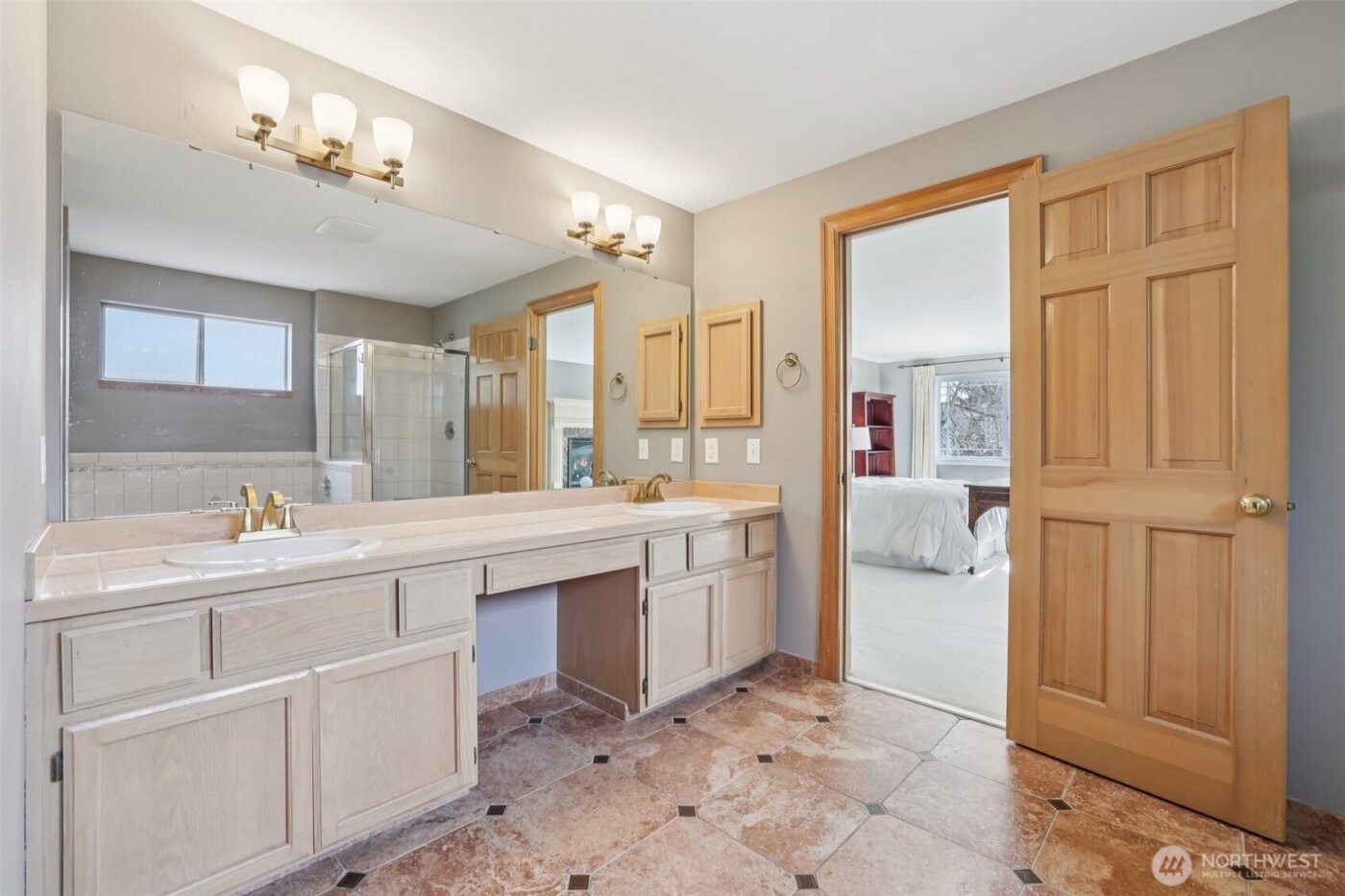 15732 111th Avenue NE, Bothell, WA 98011-6222