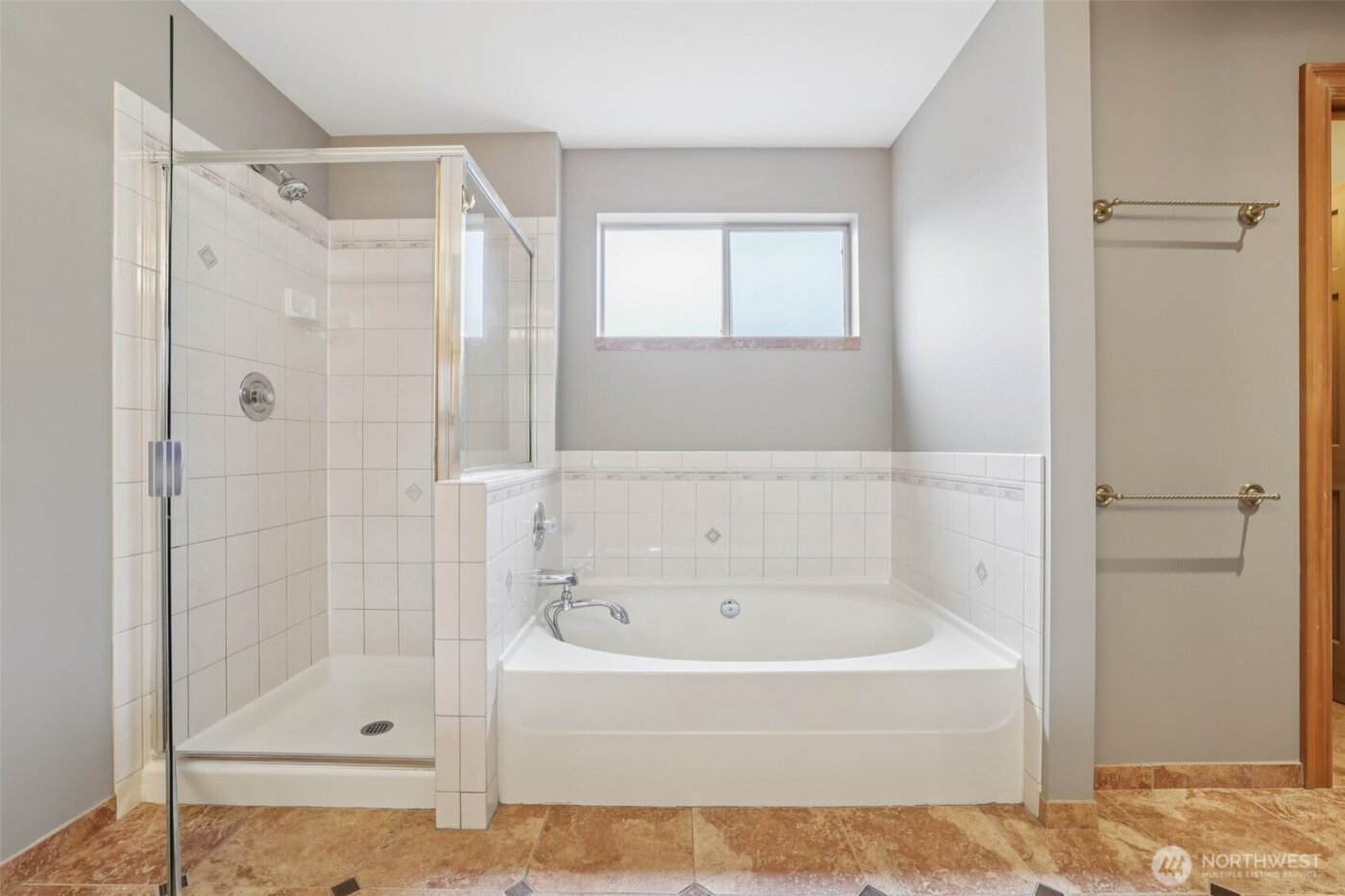 15732 111th Avenue NE, Bothell, WA 98011-6222