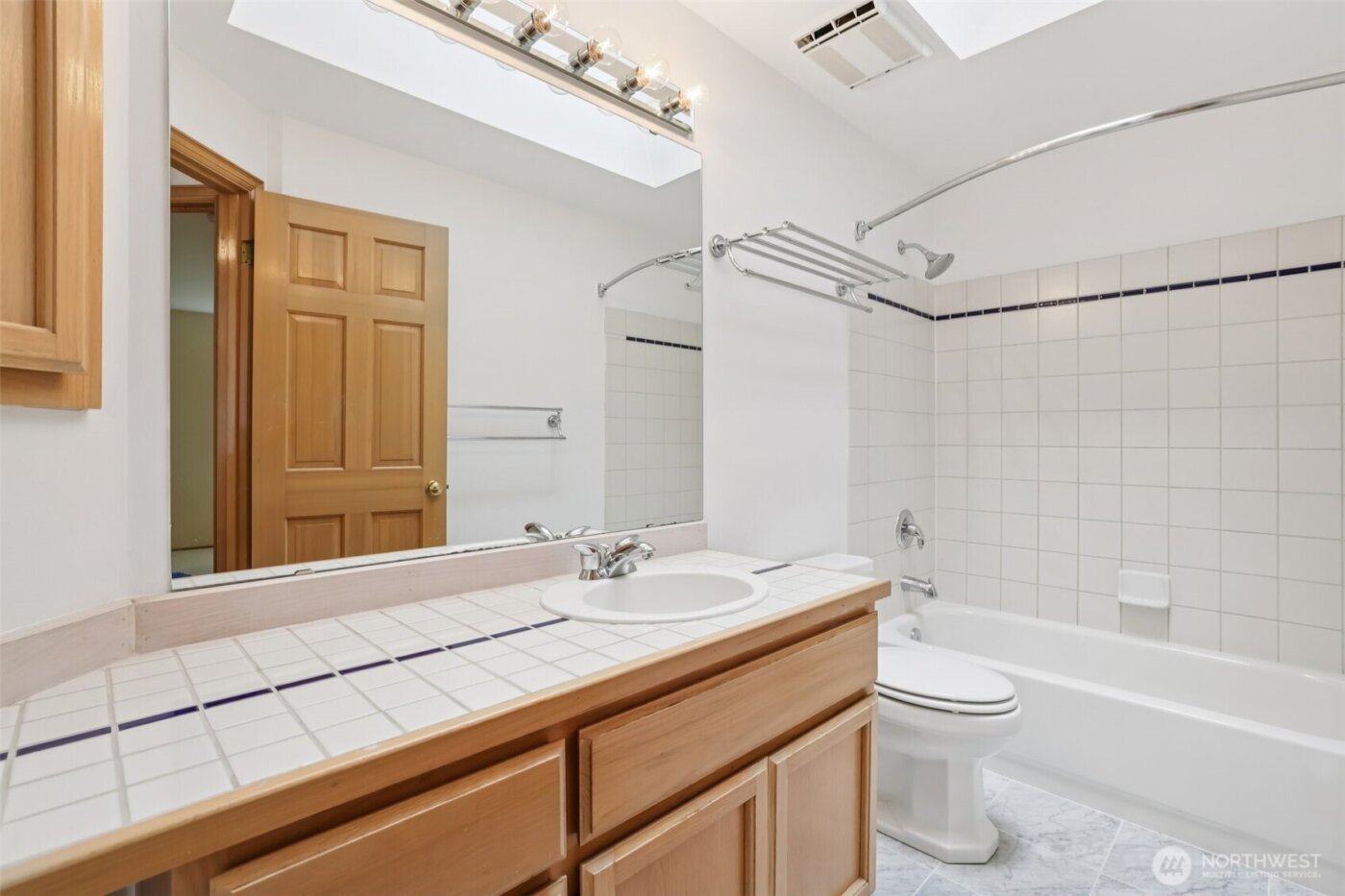 15732 111th Avenue NE, Bothell, WA 98011-6222