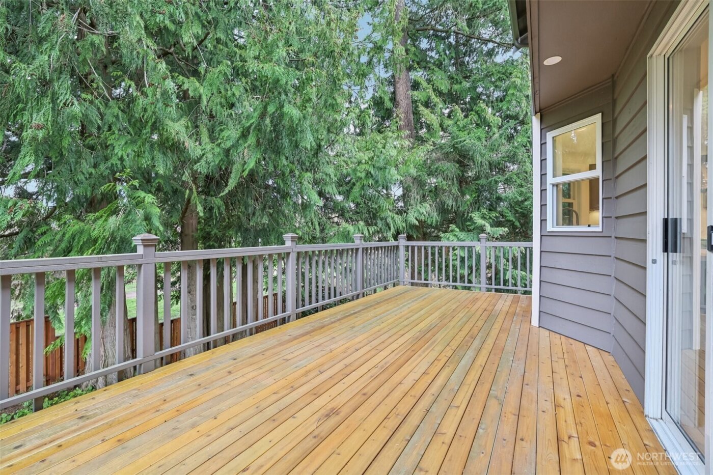 15732 111th Avenue NE, Bothell, WA 98011-6222