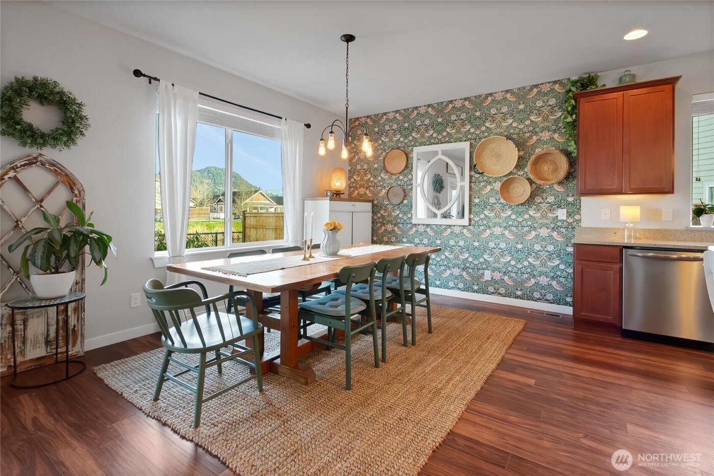 385 Bruhn Lane N, Enumclaw, WA 98022