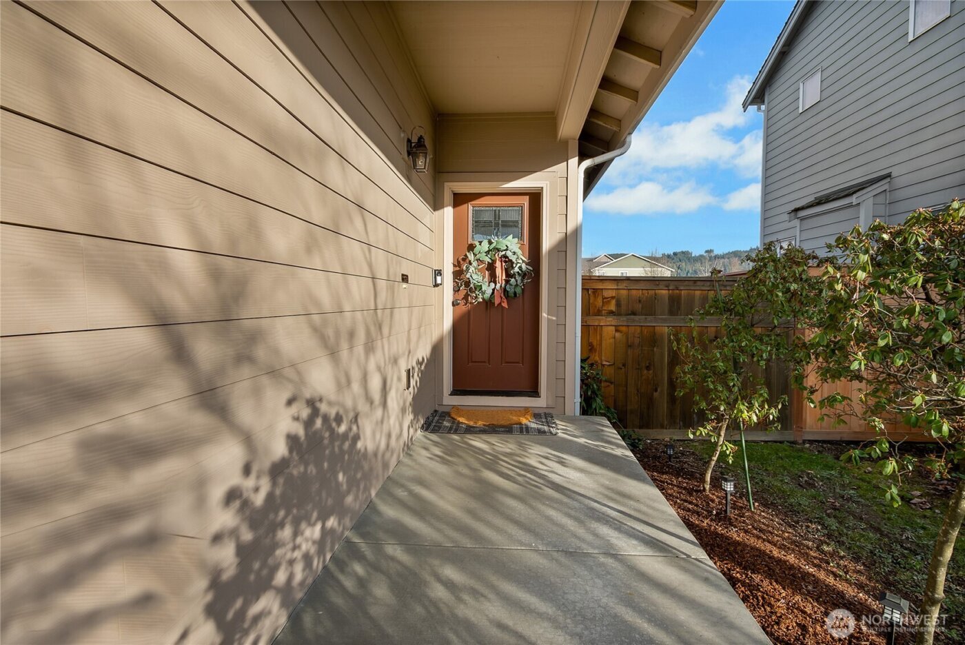 385 Bruhn Lane N, Enumclaw, WA 98022