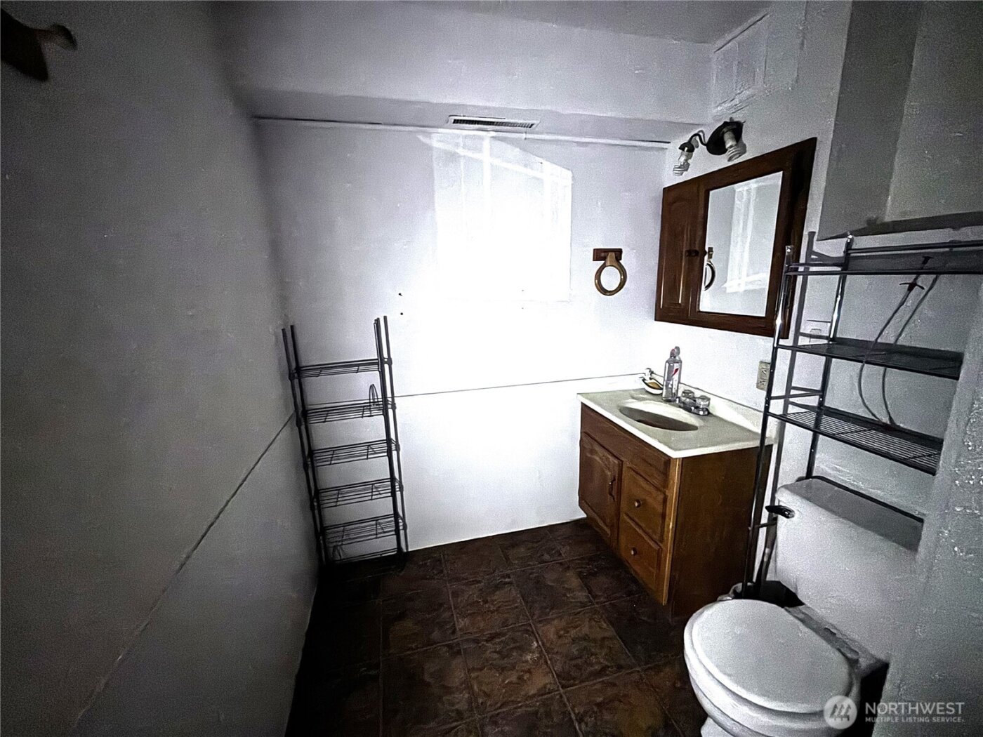 927 E Cherry Avenue , Moses Lake, WA 98837