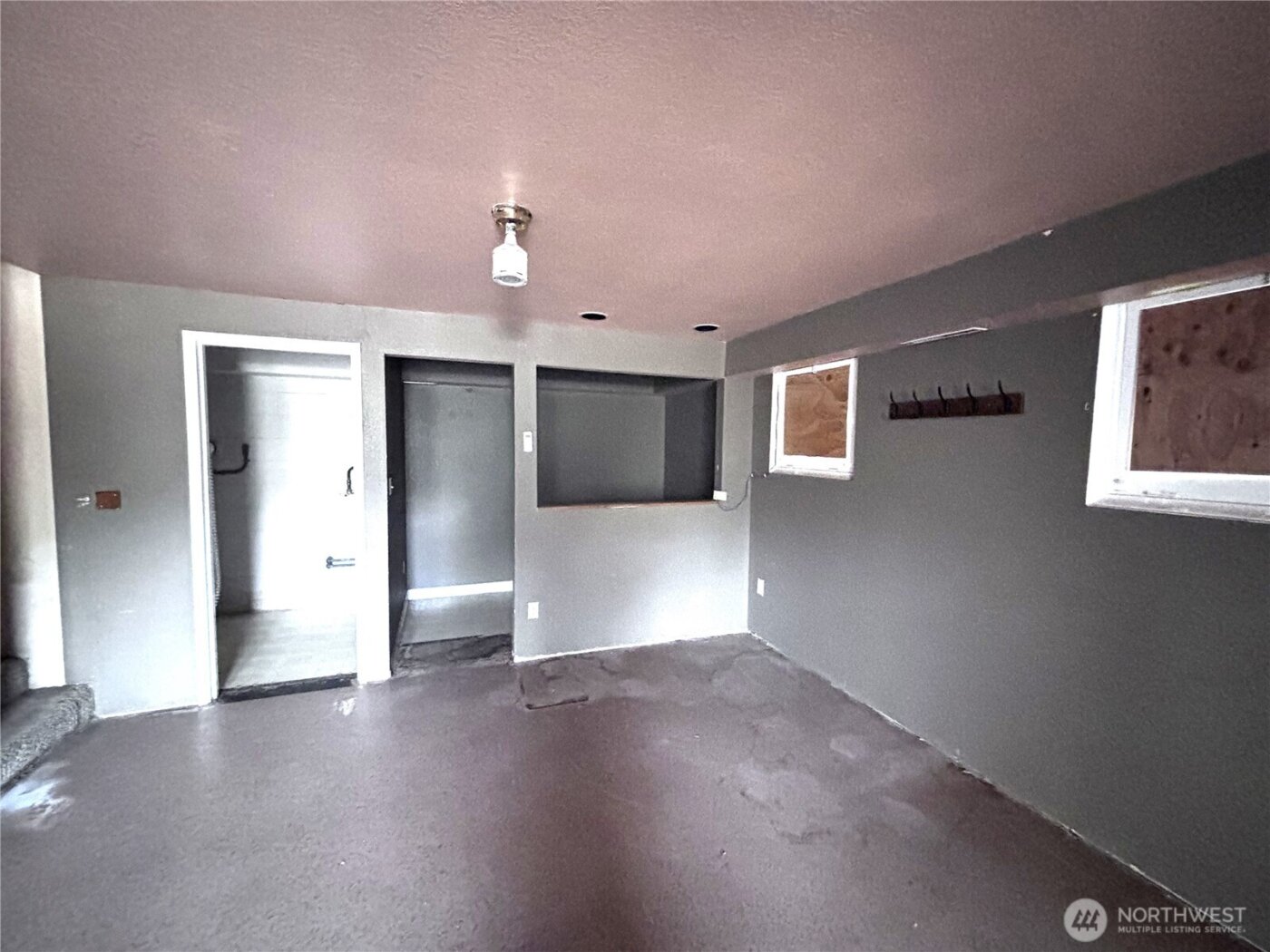 927 E Cherry Avenue , Moses Lake, WA 98837