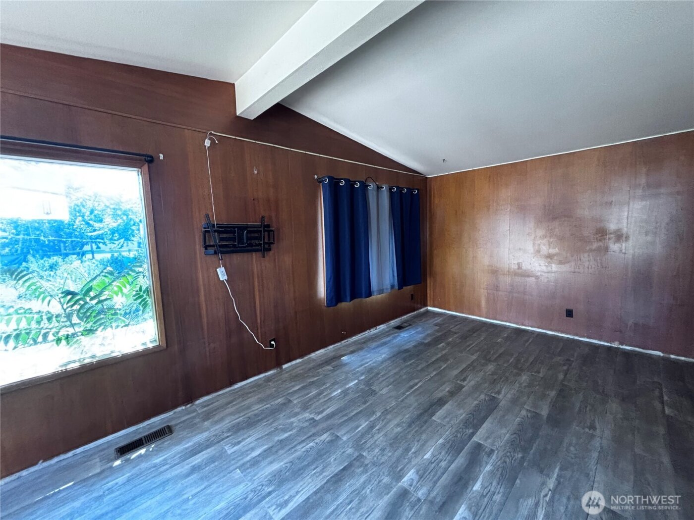 927 E Cherry Avenue , Moses Lake, WA 98837