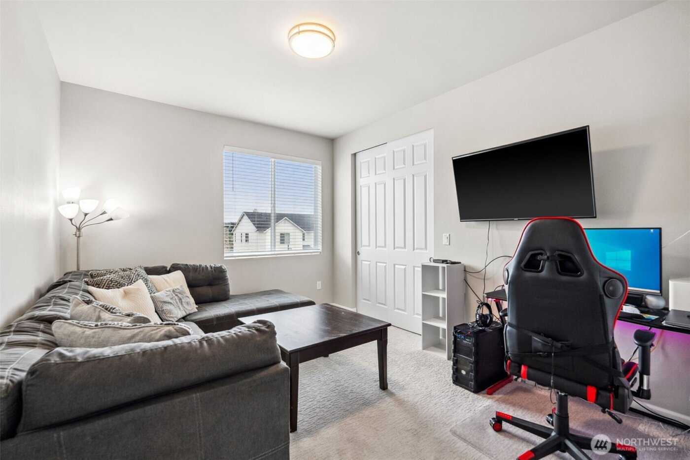 9844 Prospect Place , Gig Harbor, WA 98332-7931