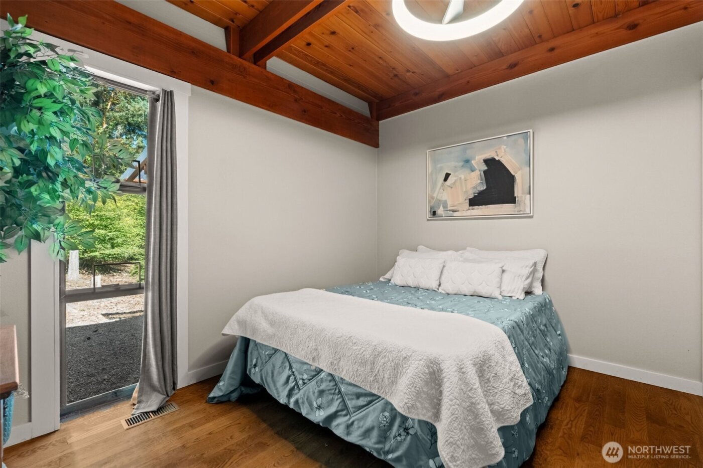 1130 Queets Drive , Fox Island, WA 98333