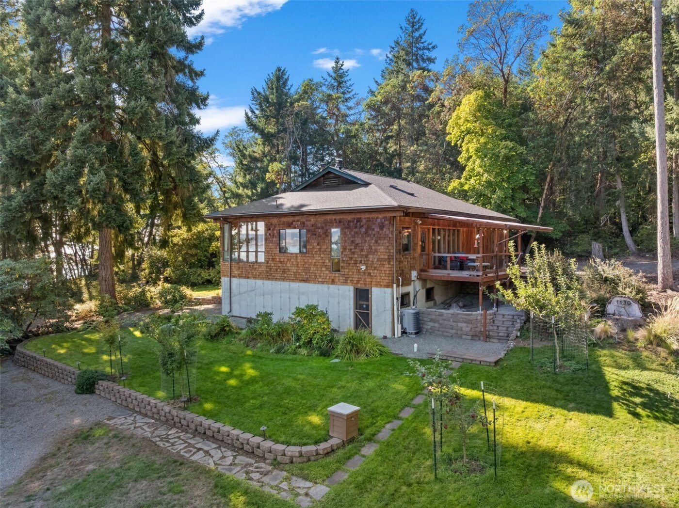 1130 Queets Drive , Fox Island, WA 98333