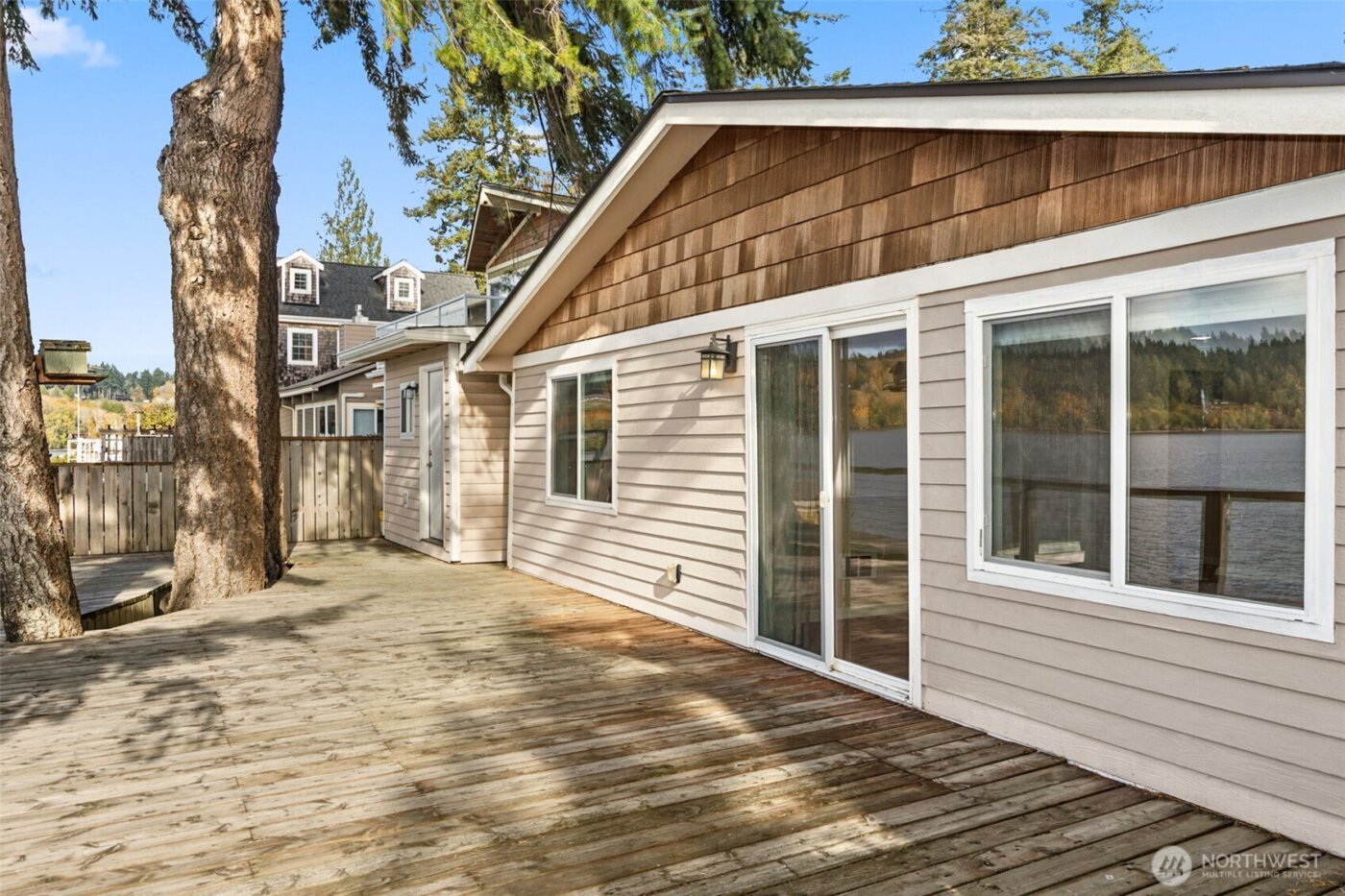 3130 Steamboat Island Road NW, Olympia, WA 98502