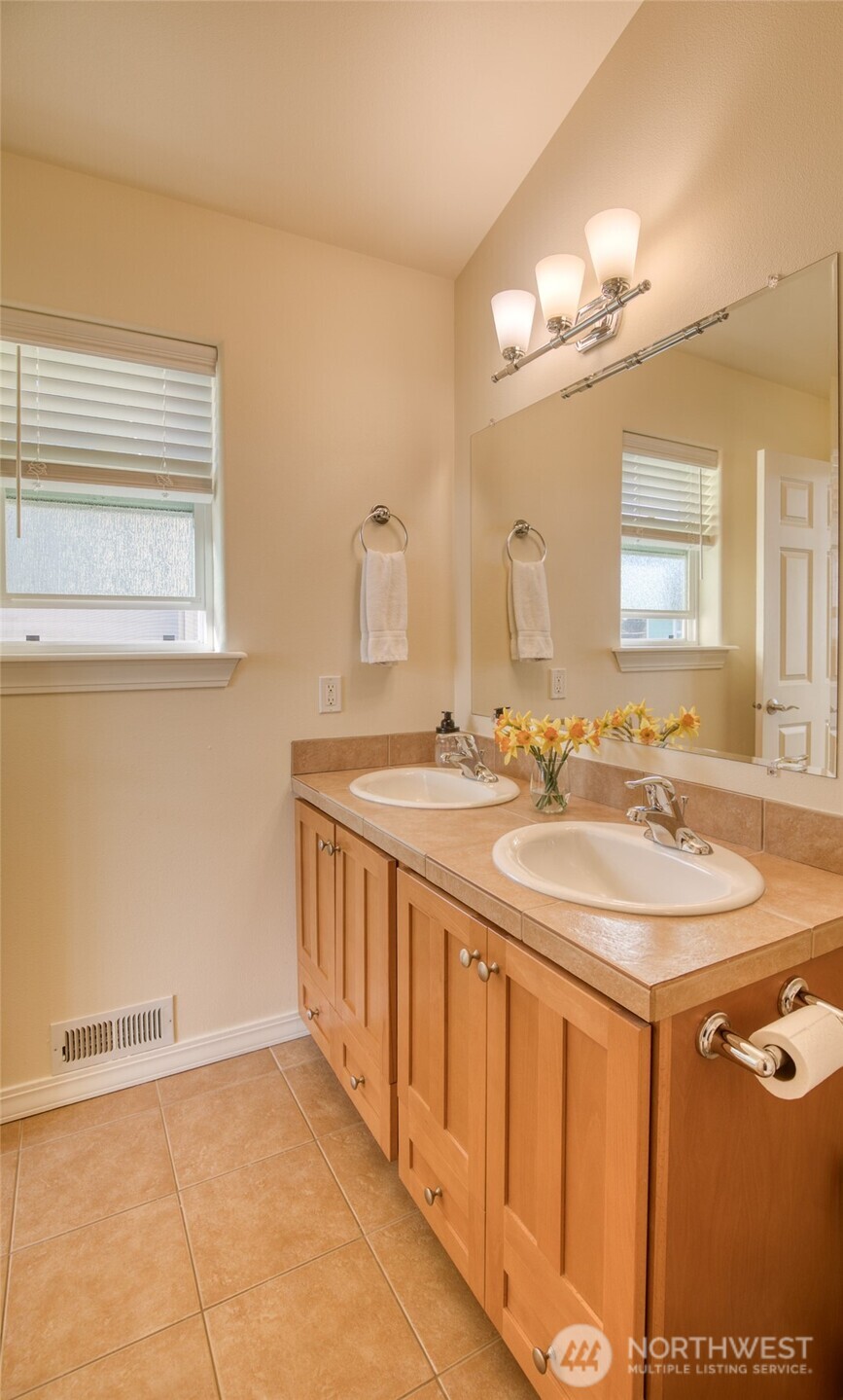 24 Duke Lane , Pacific Beach, WA 98571