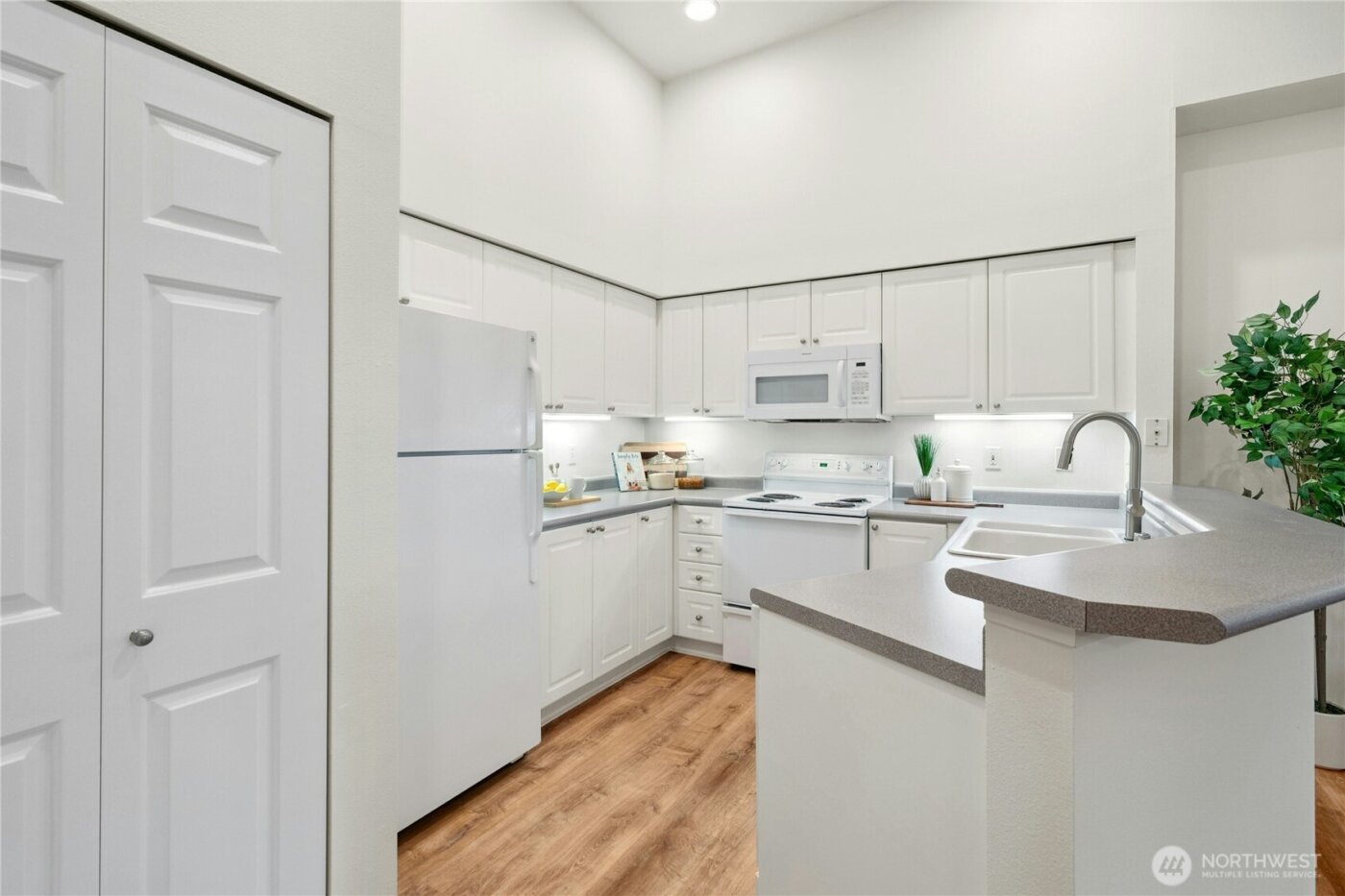 16125 Juanita Woodinville Way NE #2202, Bothell, WA 98011