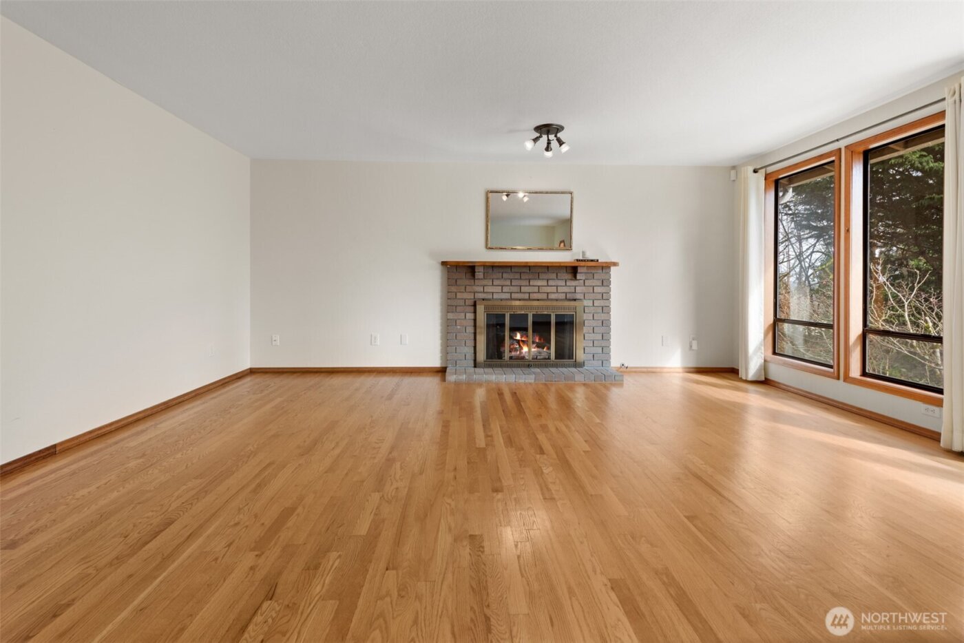 8844 SE 37th Street , Mercer Island, WA 98040