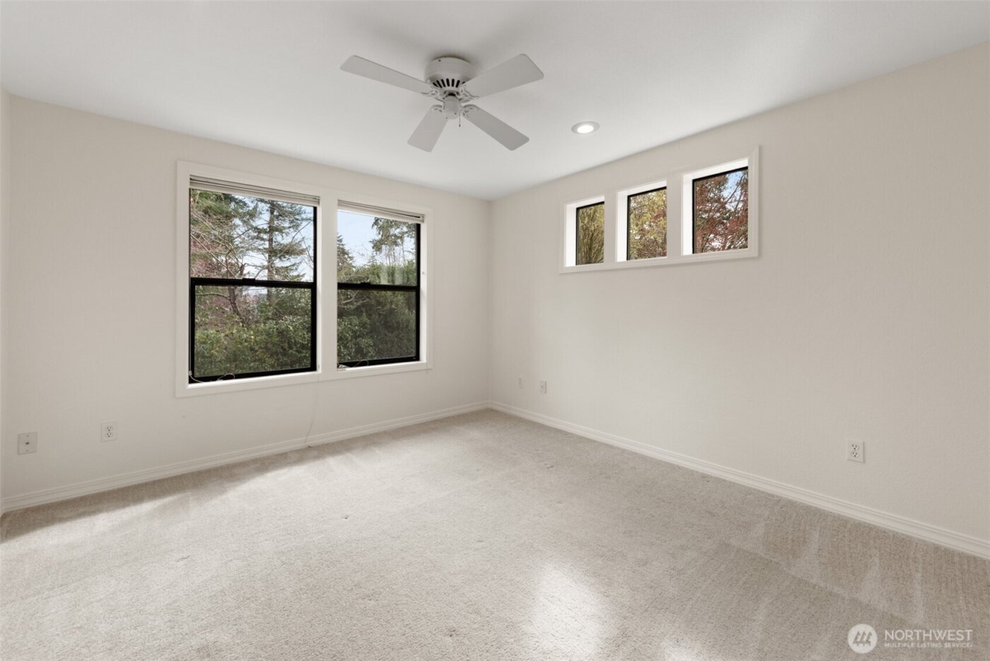 8844 SE 37th Street , Mercer Island, WA 98040