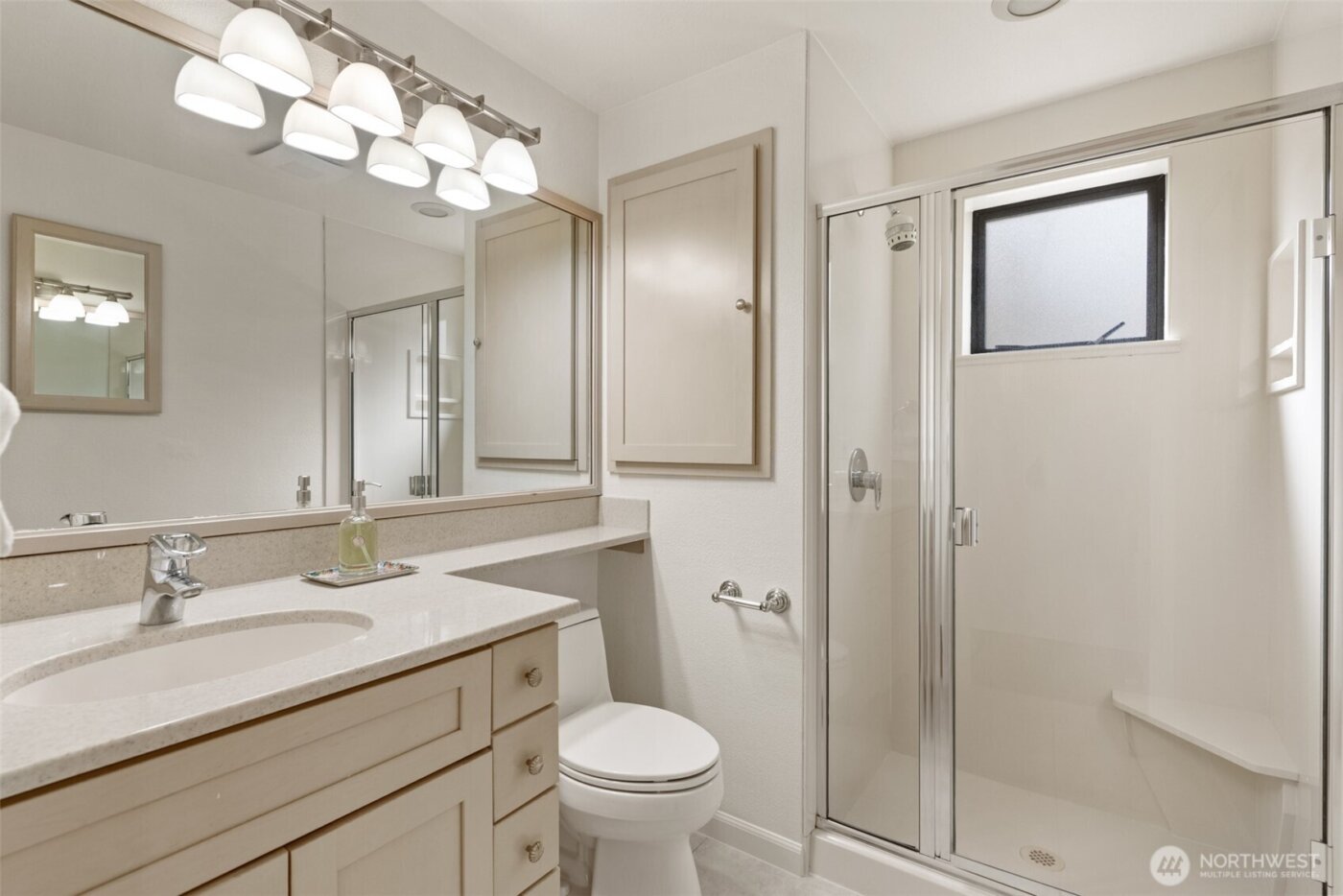 8844 SE 37th Street , Mercer Island, WA 98040