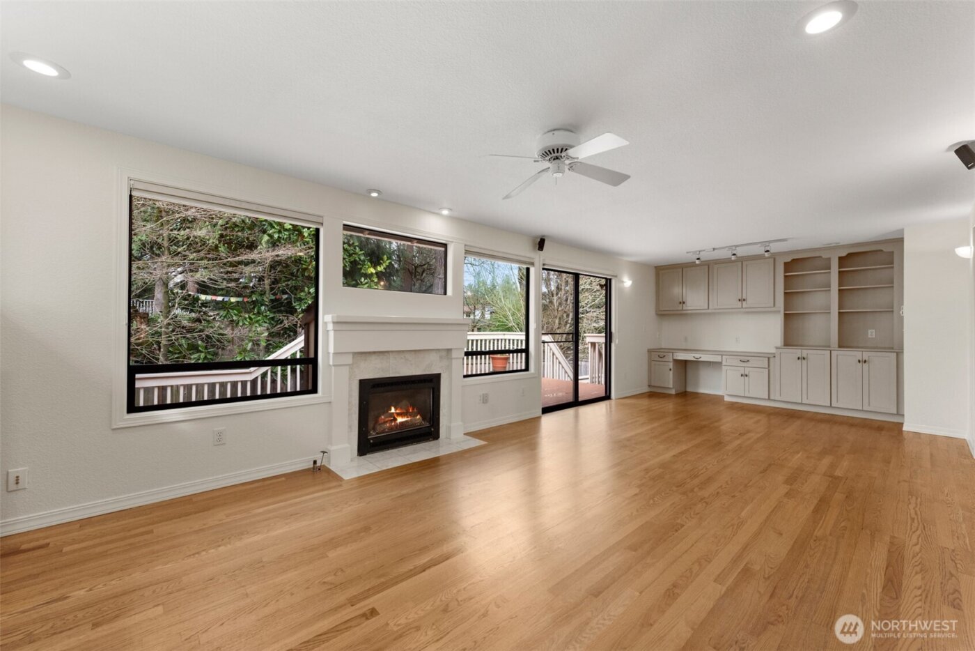 8844 SE 37th Street , Mercer Island, WA 98040