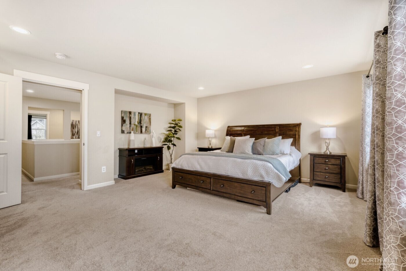 16208 SE 51st Place , Bellevue, WA 98006