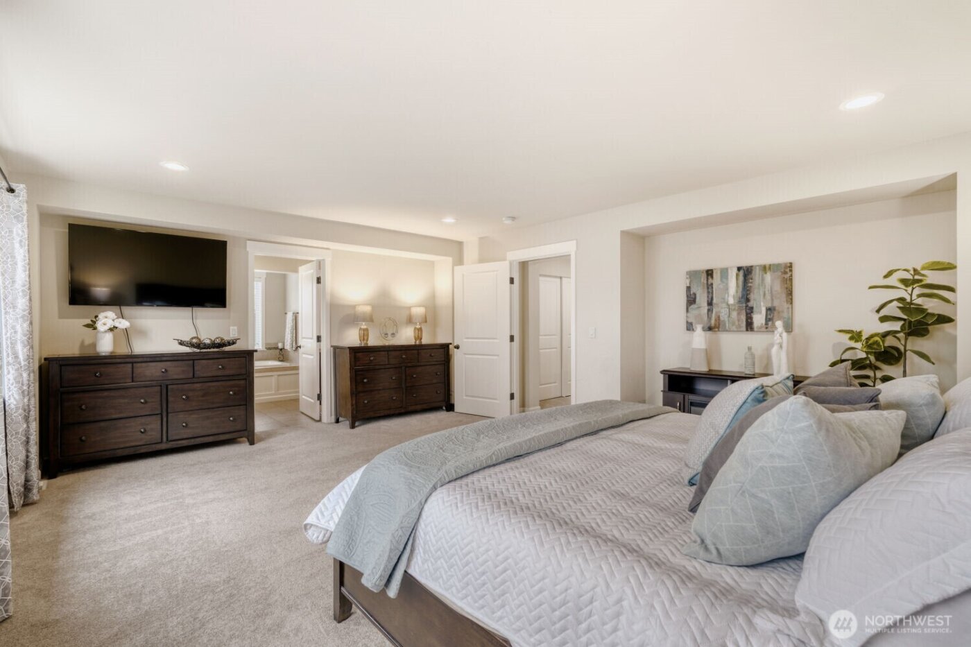 16208 SE 51st Place , Bellevue, WA 98006