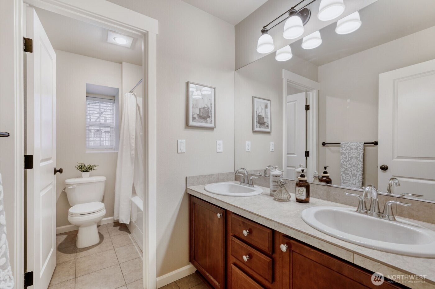 16208 SE 51st Place , Bellevue, WA 98006