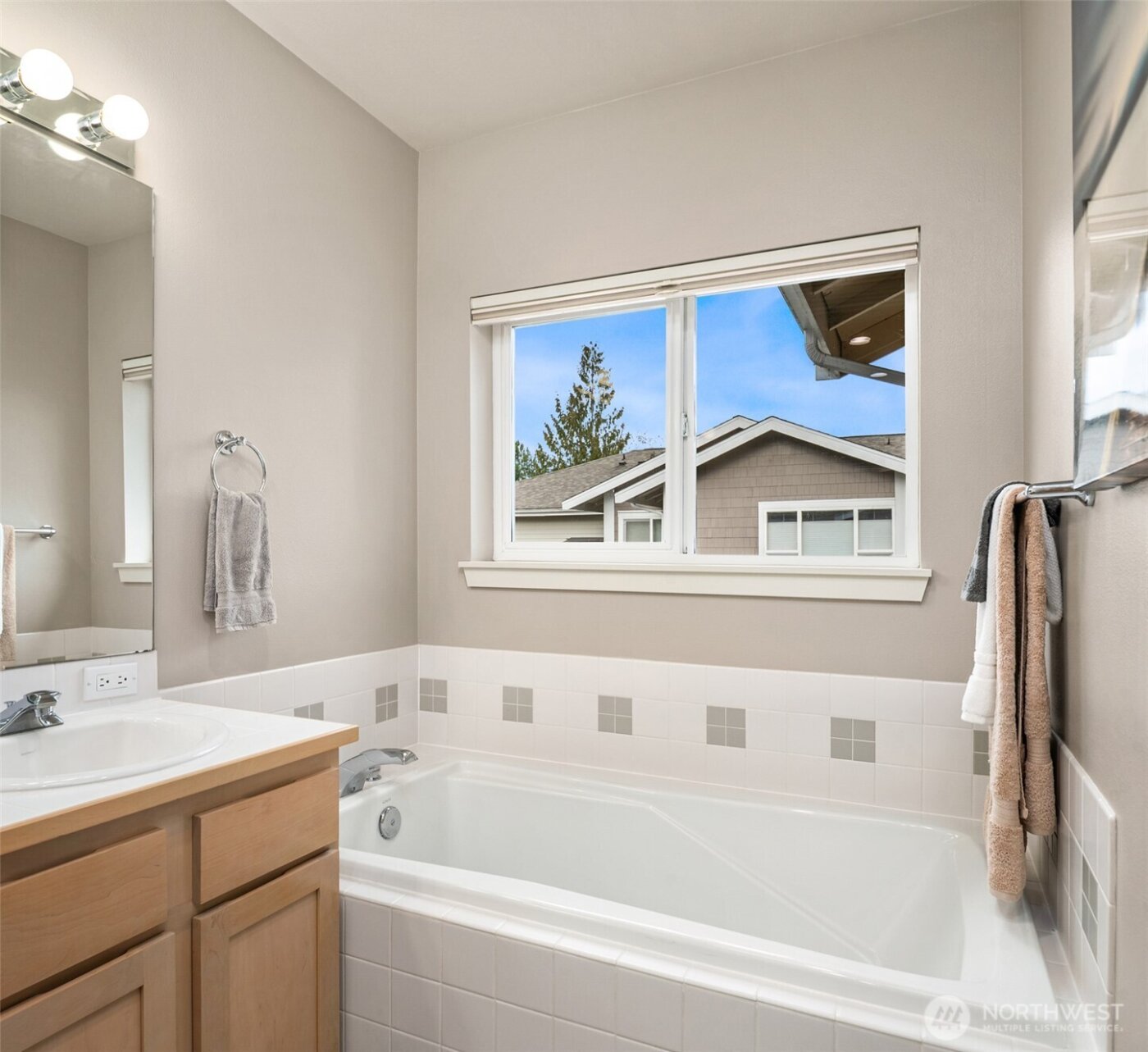 15620 NE 91st Way #B902, Redmond, WA 98052