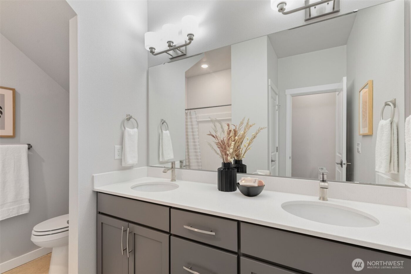 8321 NE 176th Court #104, Kenmore, WA 98028