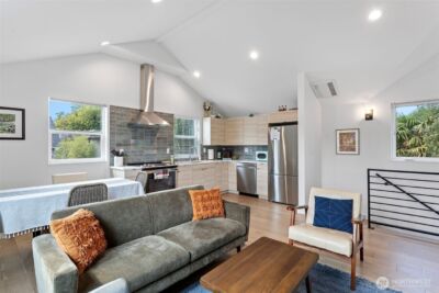 3013 61st Avenue SW, Seattle, WA 98116 - Photo 2