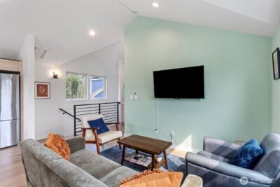 3013 61st Avenue SW, Seattle, WA 98116 - Photo 4