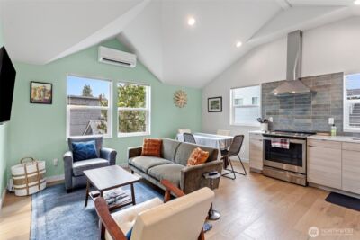 3013 61st Avenue SW, Seattle, WA 98116 - Photo 6