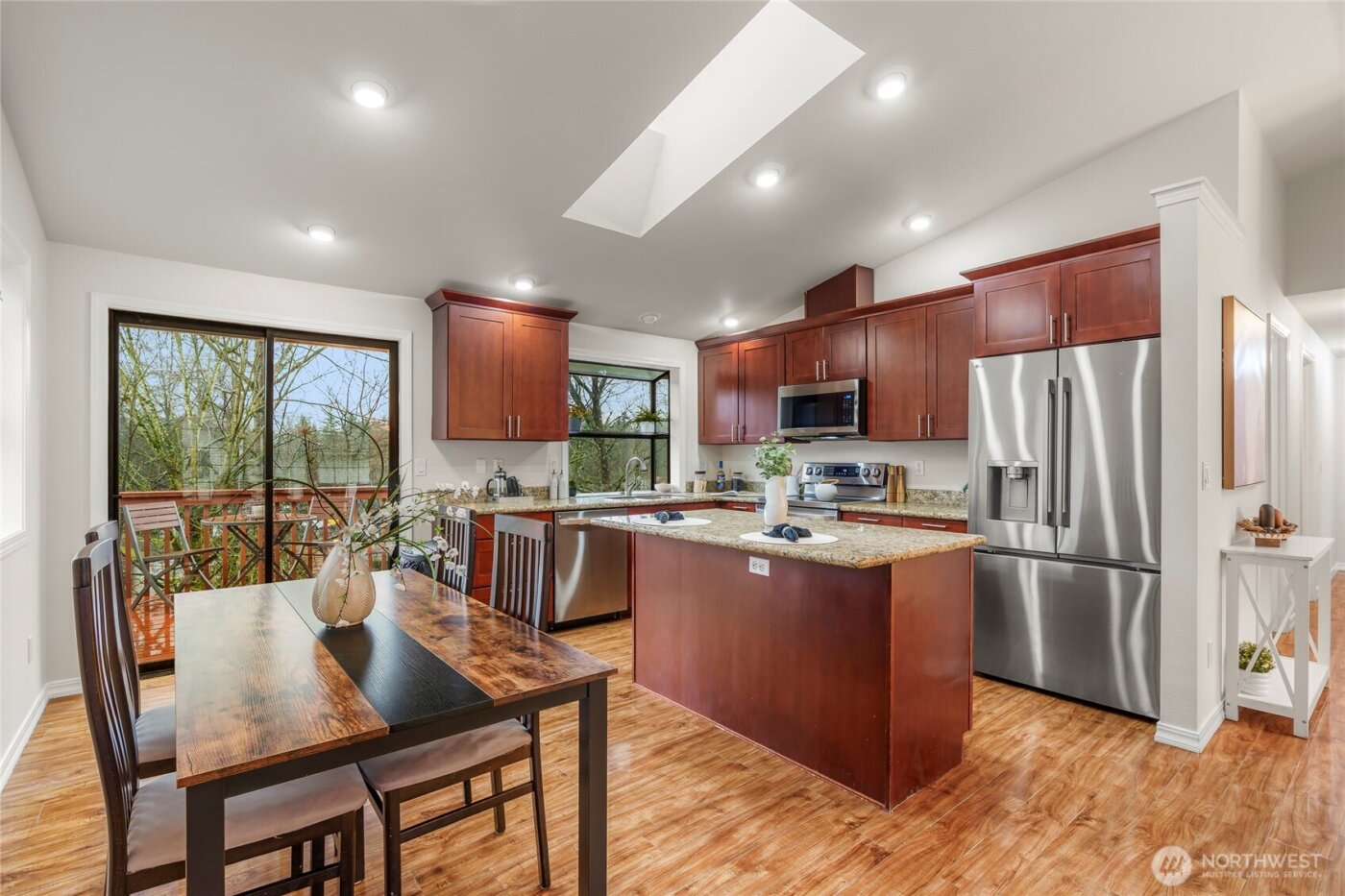 4225 SW 337th Place , Federal Way, WA 98023