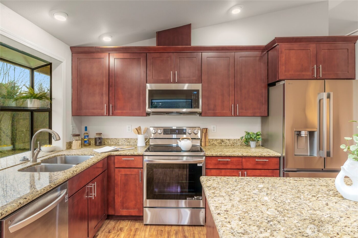 4225 SW 337th Place , Federal Way, WA 98023