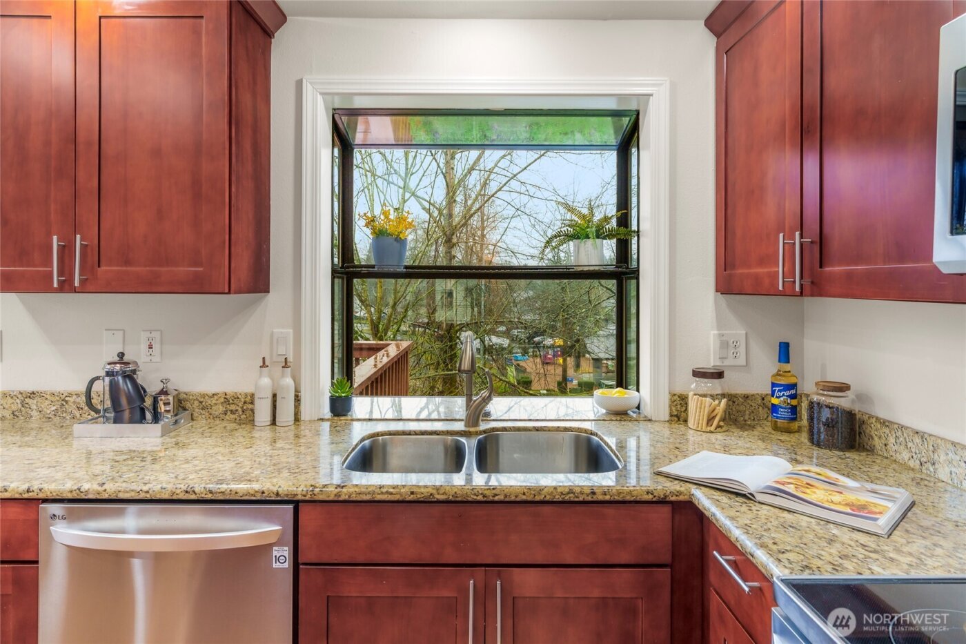 4225 SW 337th Place , Federal Way, WA 98023