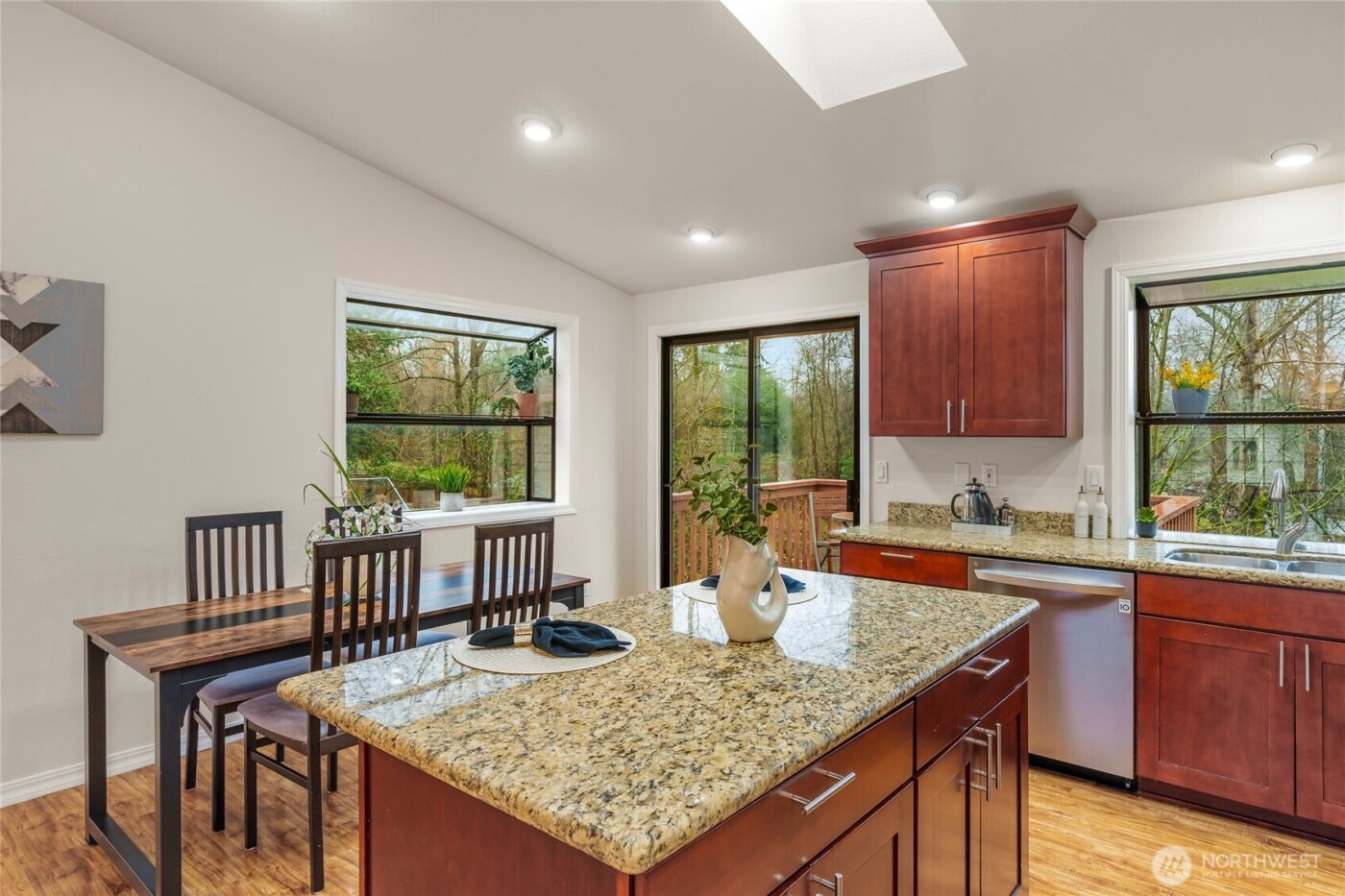 4225 SW 337th Place , Federal Way, WA 98023