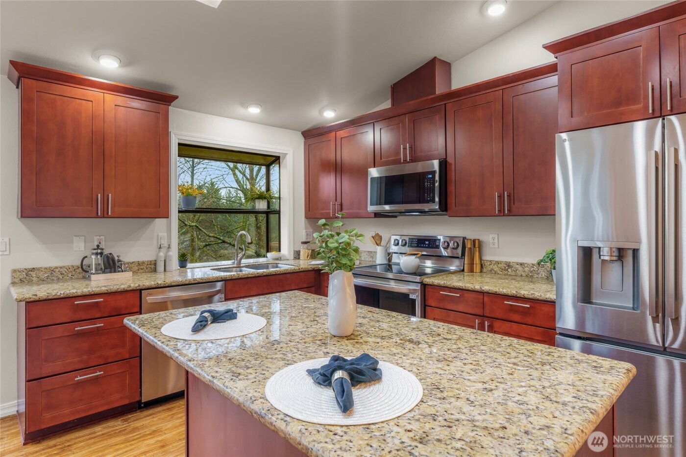 4225 SW 337th Place , Federal Way, WA 98023