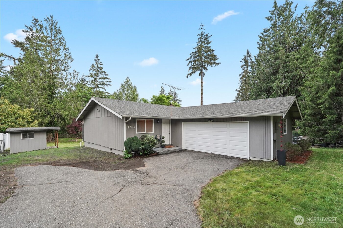 70 E Huckleberry Drive , Grapeview, WA 98546
