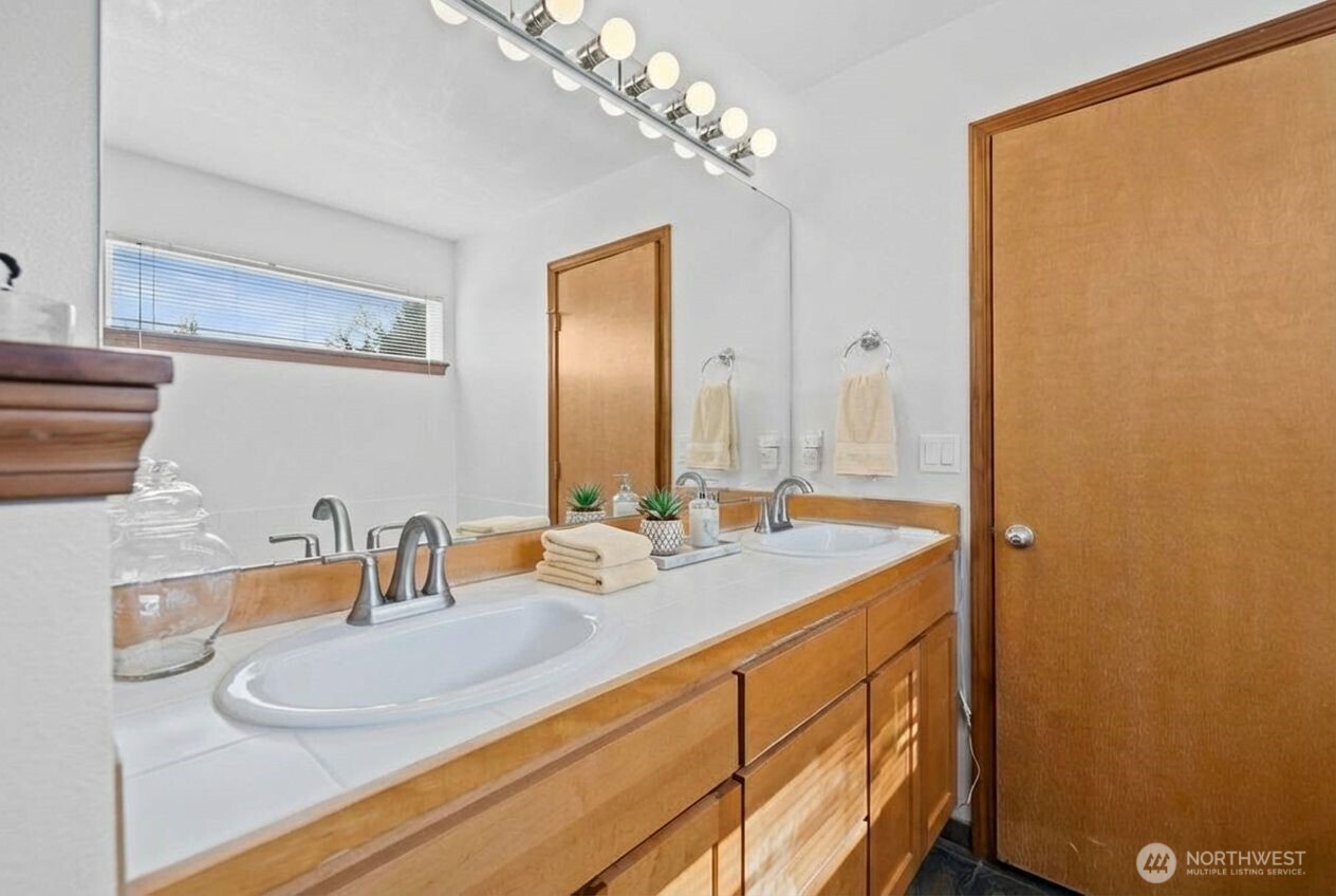 1496 Aberdeen Avenue NE, Renton, WA 98056