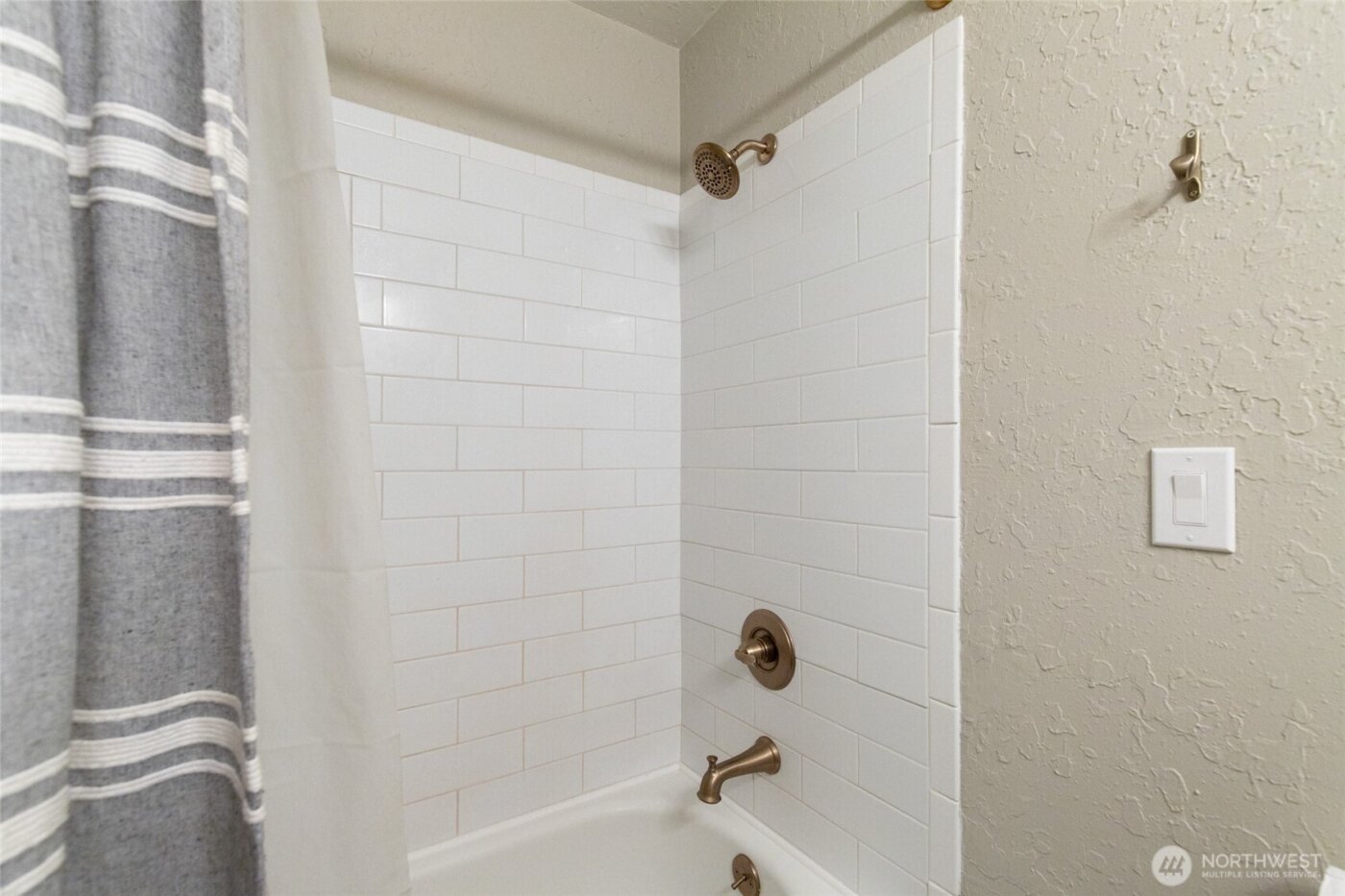 8924 NE 191st Place , Bothell, WA 98011