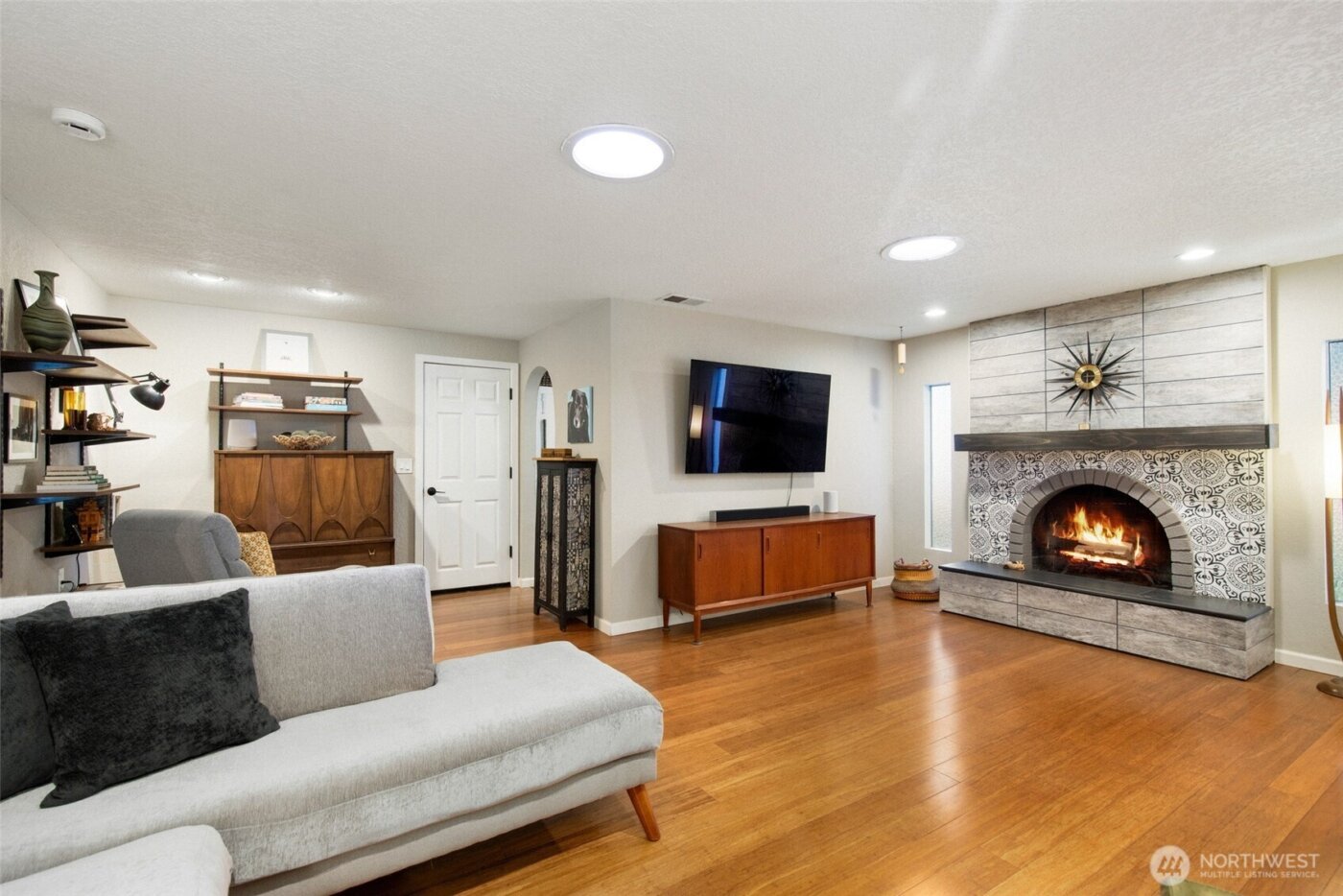 8924 NE 191st Place , Bothell, WA 98011