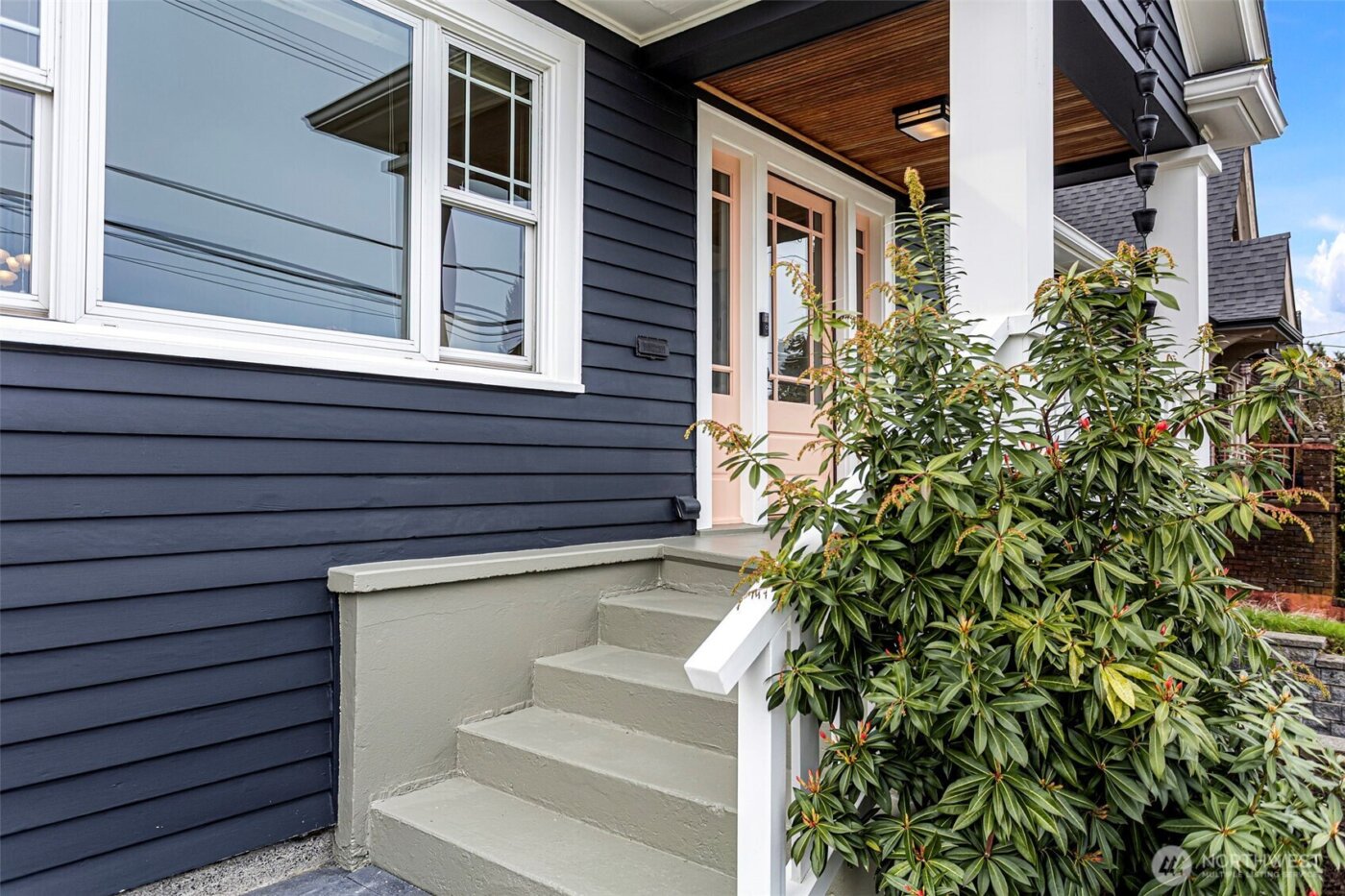 1425 S Hanford Street , Seattle, WA 98144