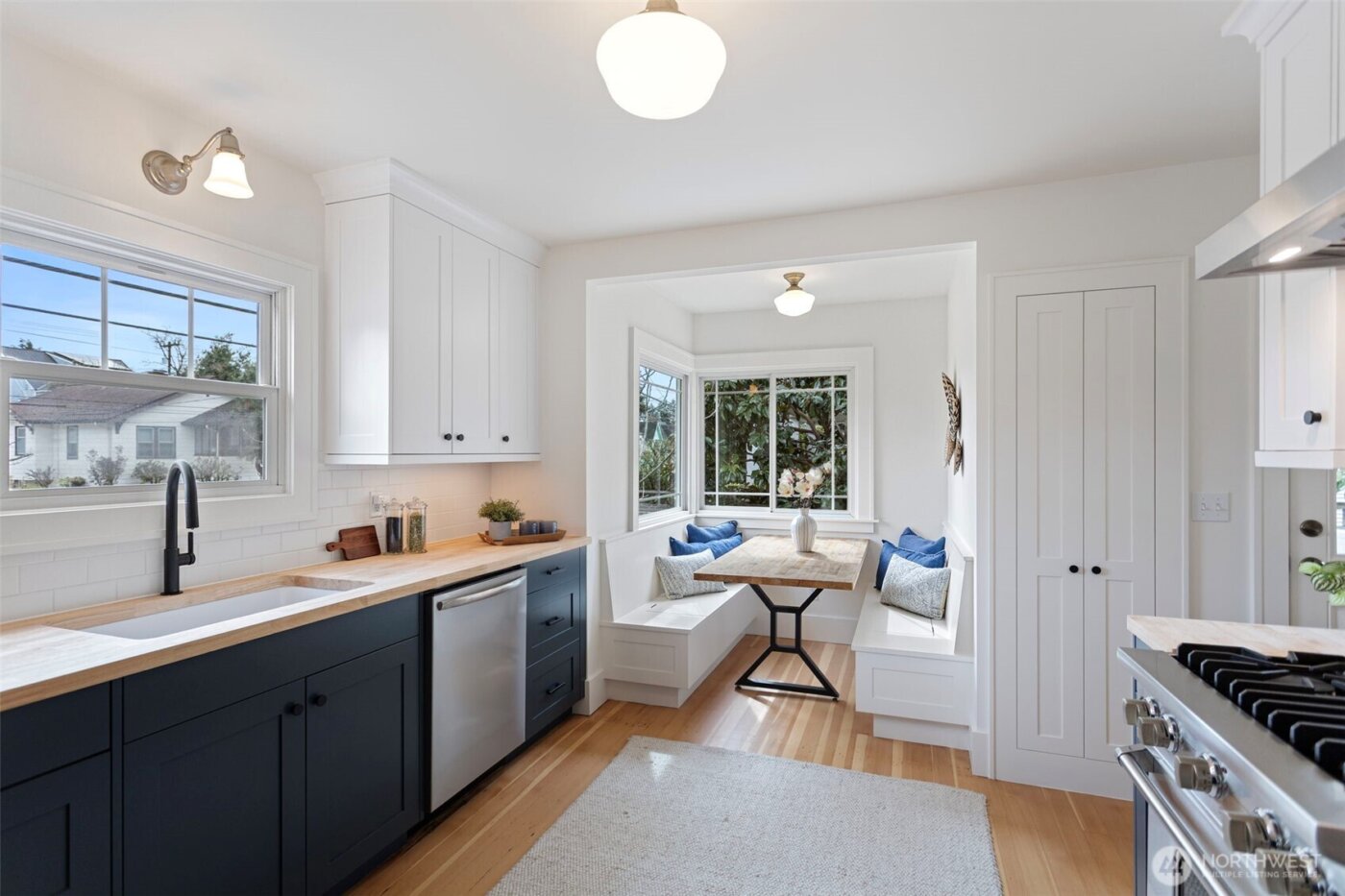 1425 S Hanford Street , Seattle, WA 98144