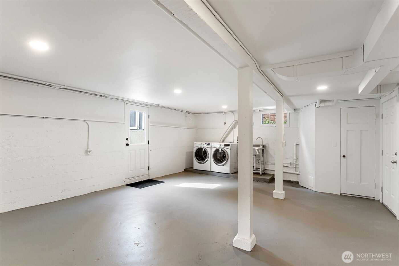 1425 S Hanford Street , Seattle, WA 98144