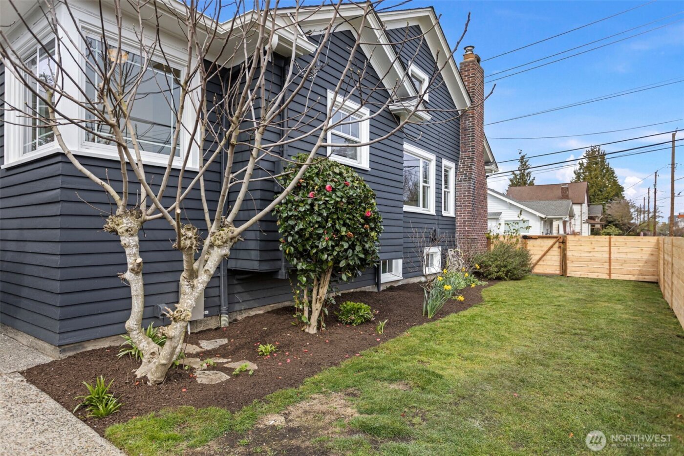 1425 S Hanford Street , Seattle, WA 98144