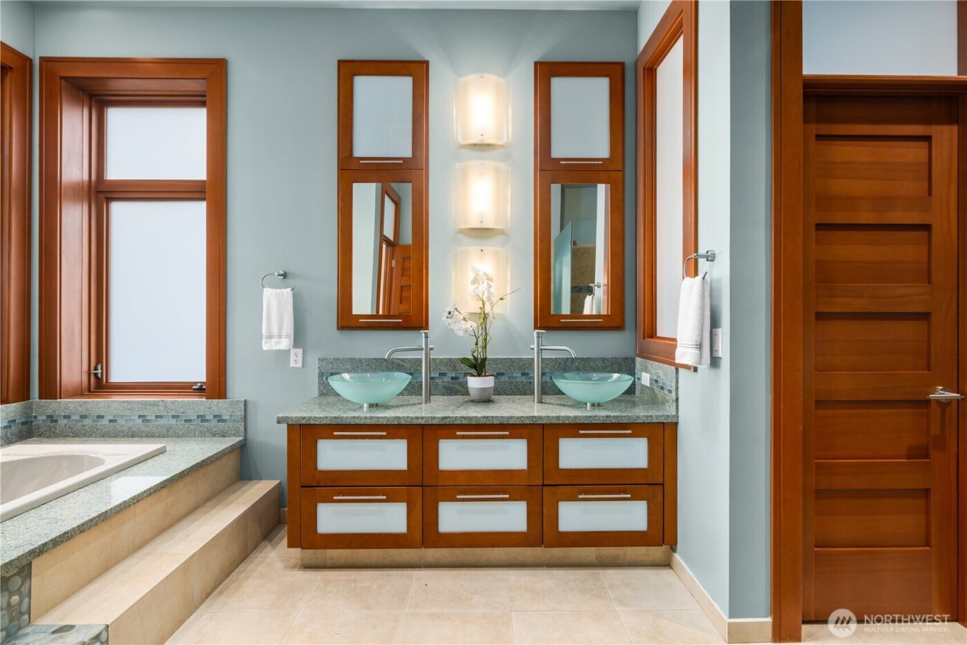 4632 E Mercer Way , Mercer Island, WA 98040