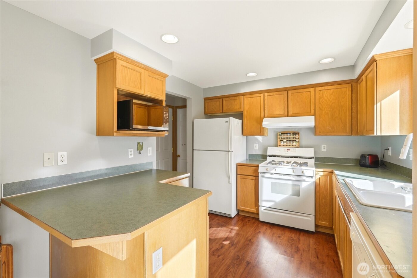 14929 19th Avenue W, Lynnwood, WA 98087