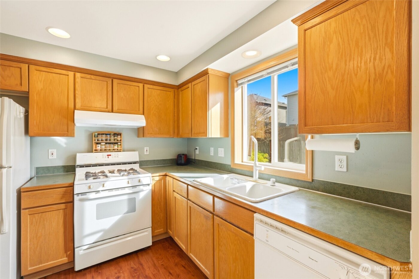 14929 19th Avenue W, Lynnwood, WA 98087