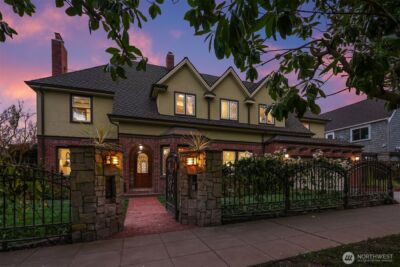 2409 29th Avenue W, Seattle, WA 98199