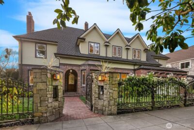 2409 29th Avenue W, Seattle, WA 98199 - Photo 2